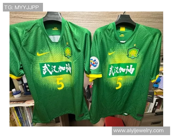 儿童球星足球衣适合冬季穿着吗如何选择适合的款式和搭配技巧