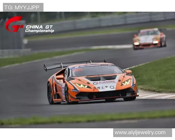 足球广告狂潮来袭 豪华球星阵容闪耀登场 激发无限激情与热血对决